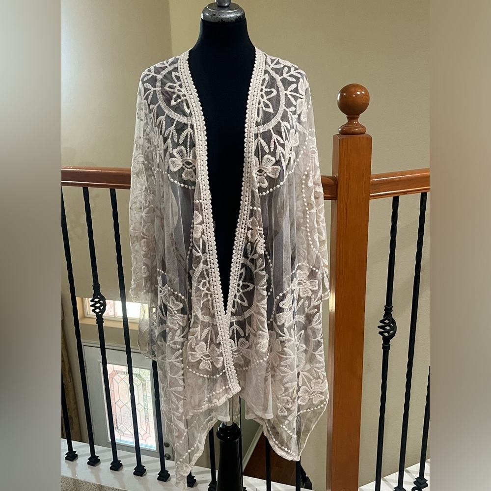 Origami FLORAL Cream Lace SHAWL CAPE, FREE SIZE, BOHO CLASSIC: - Picture 3 of 16